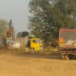 बांकीमोंगरा के ग्राम कसरेगा में हो रहे अवैध मुरुम खनन, स्थानीय जनप्रतिनिधि की मिलीभगत।